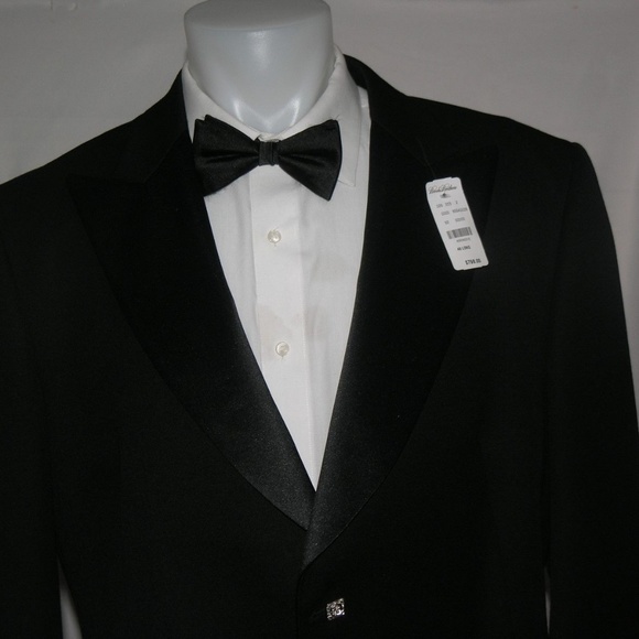 Kinloch Anderson | Suits & Blazers | Kinloch Anderson Peak Lapel Tuxedo ...